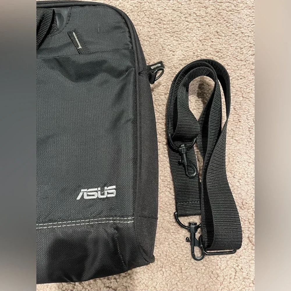 ASUS Black Nereus Carry Laptop Bag with Adjustable Removable Strap